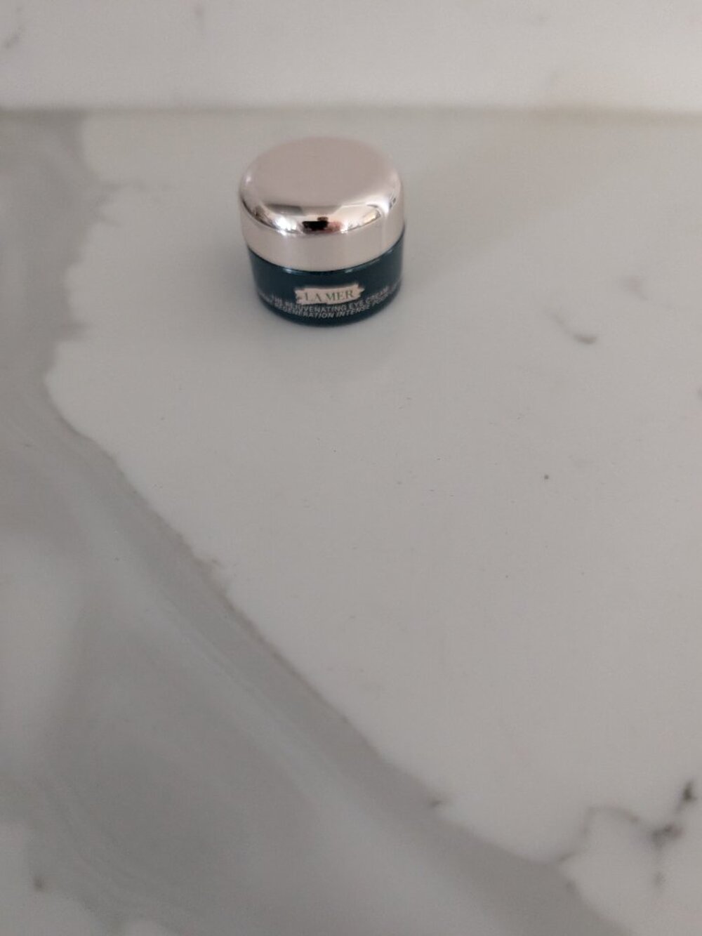 La mer the rejuvenating eye cream travel size